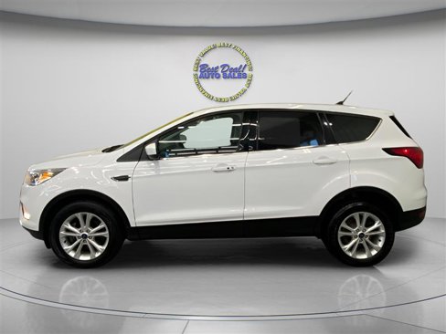 Used 2019 Ford Escape SE image 3