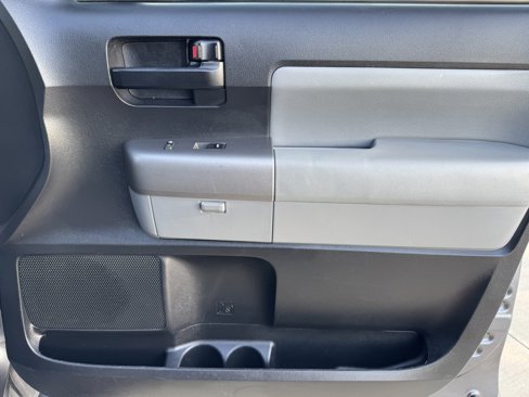 Used 2014 Toyota Sequoia SR5 image 34
