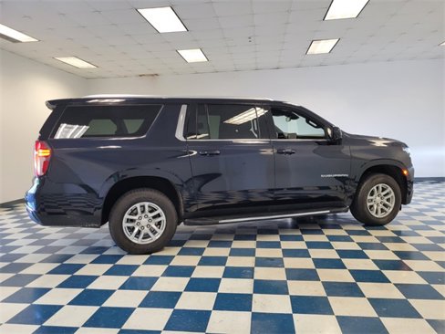 Used 2023 Chevrolet Suburban LT image 11