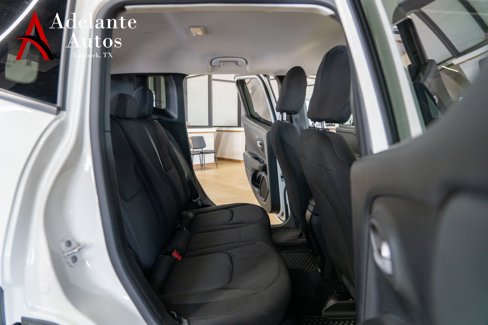 Used 2023 Jeep Renegade Latitude image 12
