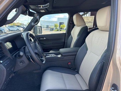 New 2025 Lexus GX 550 image 18