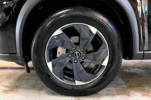 Certified 2025 Nissan Rogue SV image 8