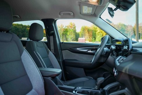 Used 2025 Chevrolet TrailBlazer LS w/ LS Convenience Package image 16