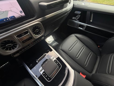 Used 2025 Mercedes-Benz G 550 image 33