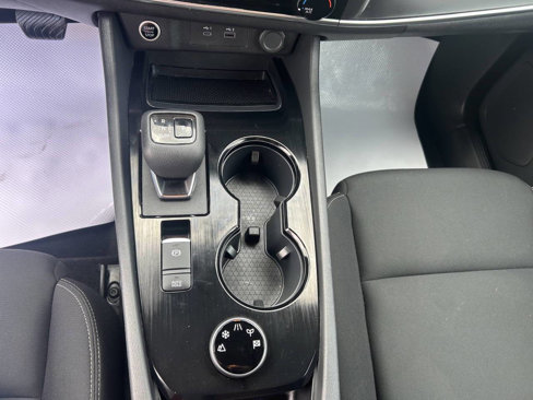 Used 2023 Nissan Rogue S image 19