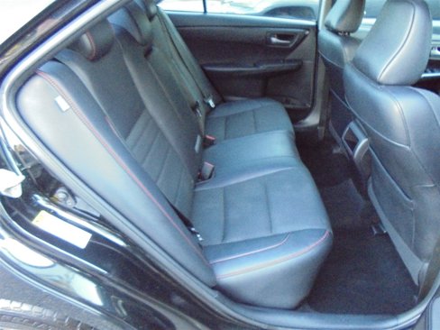 Used 2017 Toyota Camry SE image 22