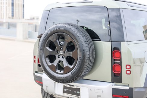 New 2025 Land Rover Defender 90 S image 8