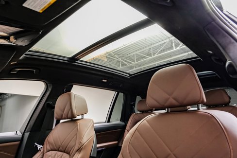 Used 2024 BMW X7 xDrive40i w/ M Sport Package image 5