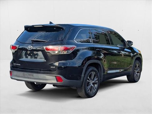 Used 2016 Toyota Highlander XLE image 5