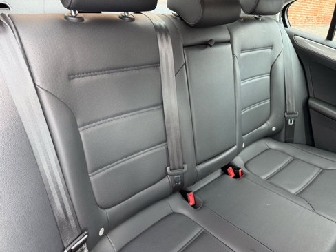 Used 2017 Volkswagen Jetta SE image 8