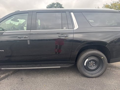 New 2026 Chevrolet Suburban Premier image 5