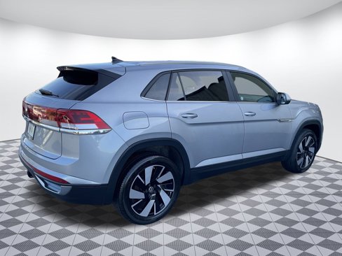 Used 2024 Volkswagen Atlas Cross Sport SE image 3