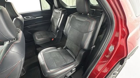 Used 2025 Ford Explorer ST image 12