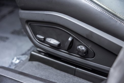 Certified 2025 Porsche Taycan Turbo image 21