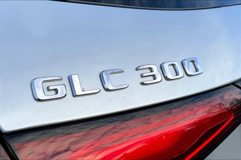 Used 2025 Mercedes-Benz GLC 300 4MATIC image 18