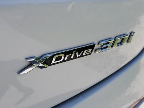 Used 2024 BMW X4 xDrive30i image 9