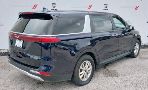 Used 2024 Kia Carnival LX image 5