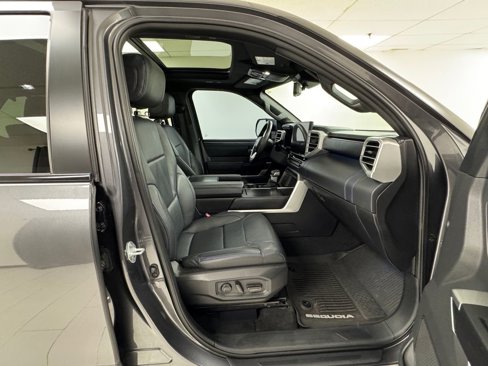Used 2024 Toyota Sequoia Platinum image 15