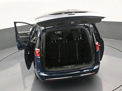 New 2025 Chrysler Pacifica Select image 61