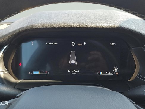 Used 2025 Jeep Grand Cherokee Laredo w/ Luxury Tech Group I image 30