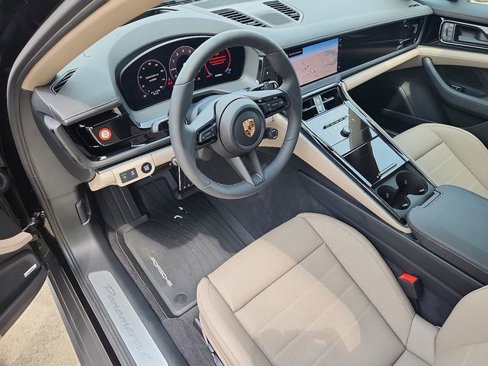 New 2025 Porsche Panamera 4 image 4