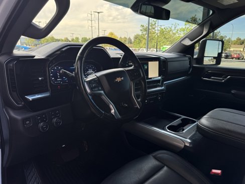 Used 2024 Chevrolet Silverado 2500 LTZ w/ LTZ Convenience Package image 15