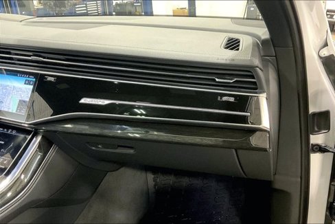 Certified 2025 Audi Q7 3.0T Prestige w/ Prestige Package image 16