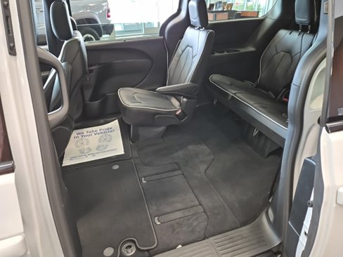 New 2026 Chrysler Pacifica Limited w/ S Appearance Package image 48
