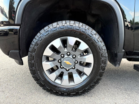 Used 2024 Chevrolet Silverado 2500 Custom w/ Custom Value Package image 40