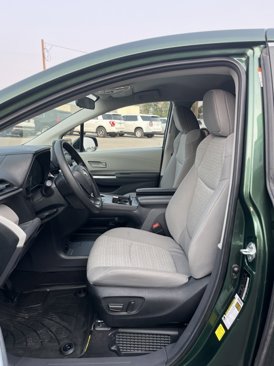 Used 2024 Toyota Sienna LE image 25