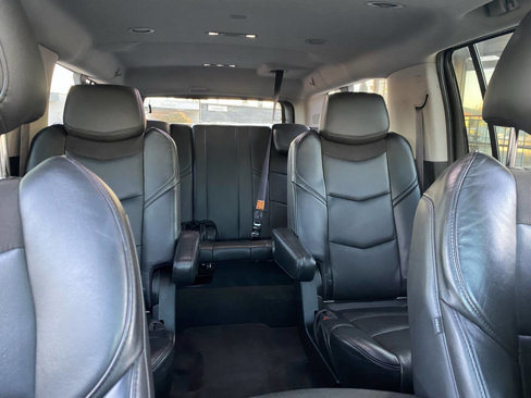Used 2015 Cadillac Escalade ESV Luxury image 28