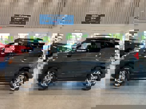 Used 2019 GMC Terrain SLE w/ Driver Convenience Package image 8