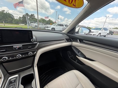 Used 2019 Honda Accord Touring image 25