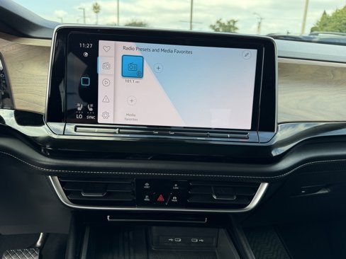 New 2025 Volkswagen Atlas SE image 16