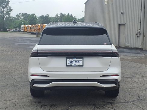 Used 2024 Lincoln Nautilus Reserve w/ Equipment Group 203A image 4