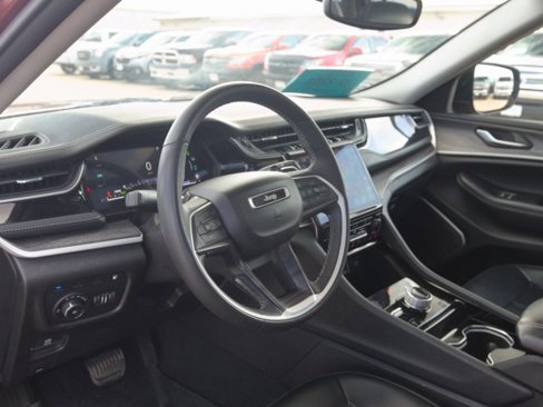 Used 2023 Jeep Grand Cherokee 4WD 4xe image 17
