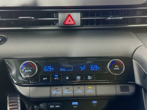 Certified 2025 Hyundai Elantra Sport image 15