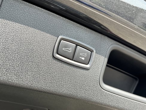 New 2025 Porsche Macan S image 19