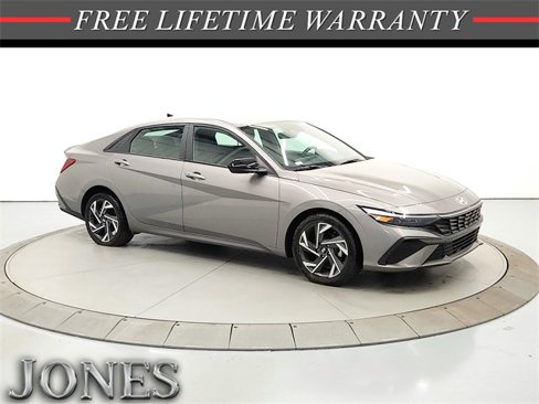 Used 2025 Hyundai Elantra Sport w/ Cargo Package image 1