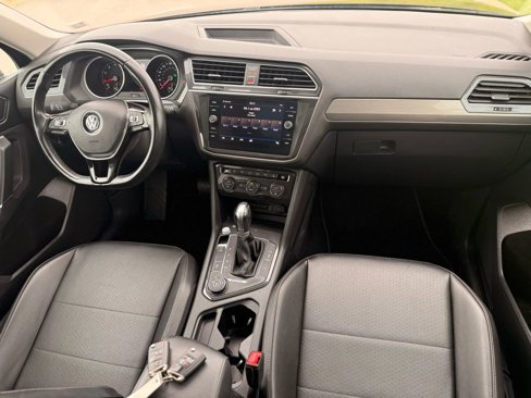 Used 2018 Volkswagen Tiguan SE image 3