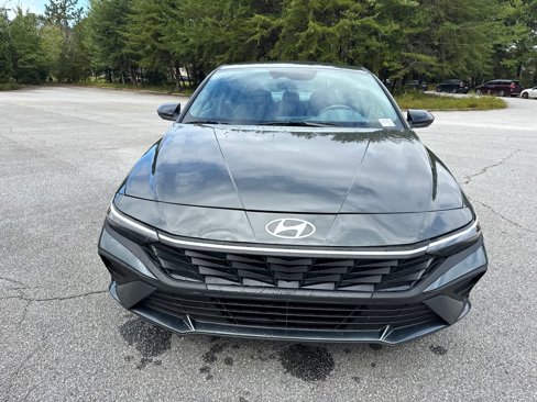 Used 2025 Hyundai Elantra Sport image 2