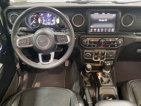 Used 2023 Jeep Wrangler Unlimited Sahara image 15