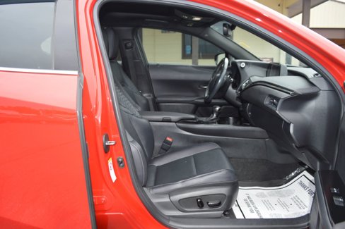 Used 2019 Lexus UX 200 image 16