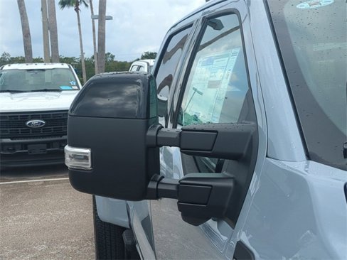 New 2026 Ford F350 4x4 Crew Cab DRW Super Duty image 12