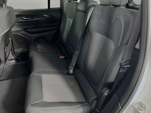 New 2025 Jeep Grand Cherokee Laredo X w/ Luxury Tech Group I image 25