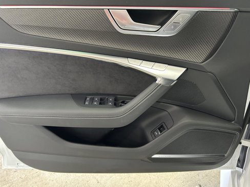 Used 2025 Audi RS 6 performance image 16