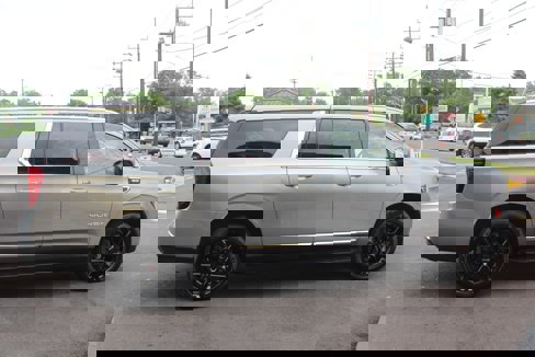 Used 2023 GMC Yukon XL SLT image 25