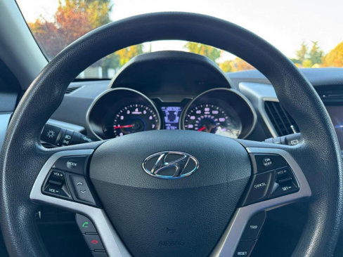 Used 2012 Hyundai Veloster image 12