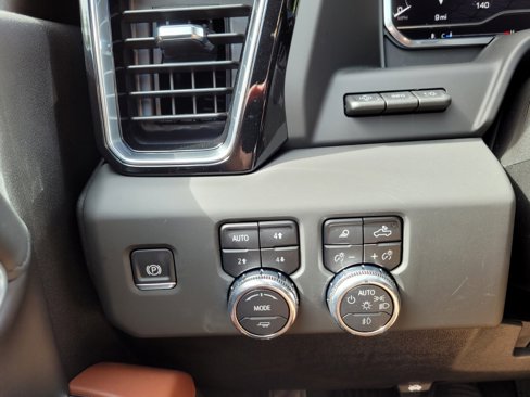 New 2025 GMC Sierra 3500 Denali Ultimate image 11