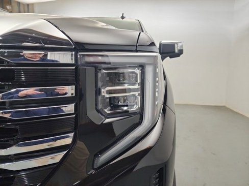 Used 2023 GMC Sierra 1500 SLT w/ SLT Premium Package image 39